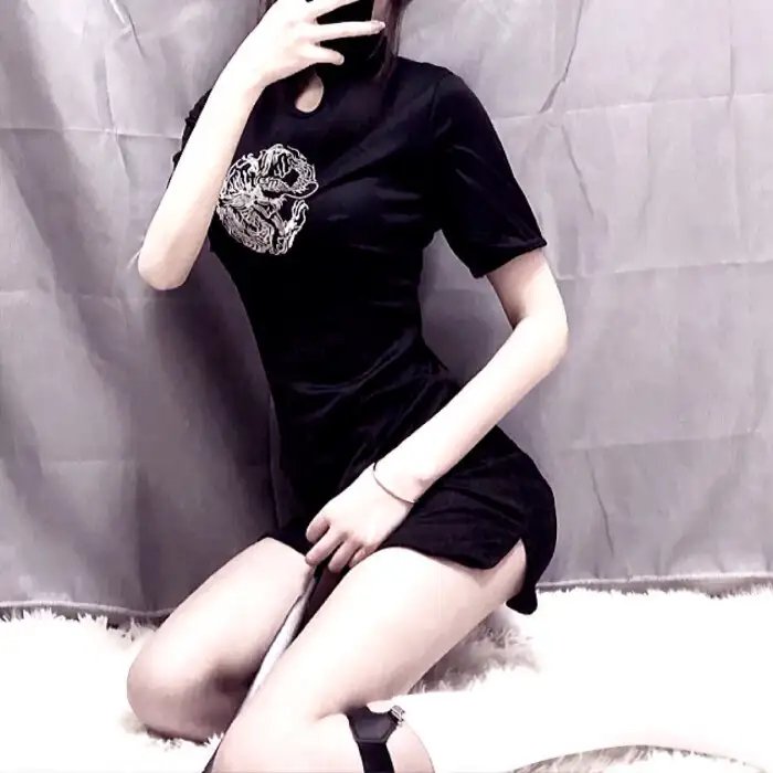 暗红